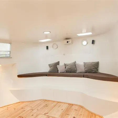 Holiday Houseboat