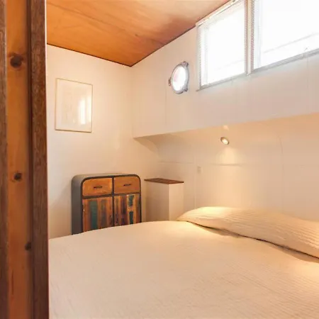 ベッド・アンド・ブレックファスト Holiday Houseboat アムステルダム
