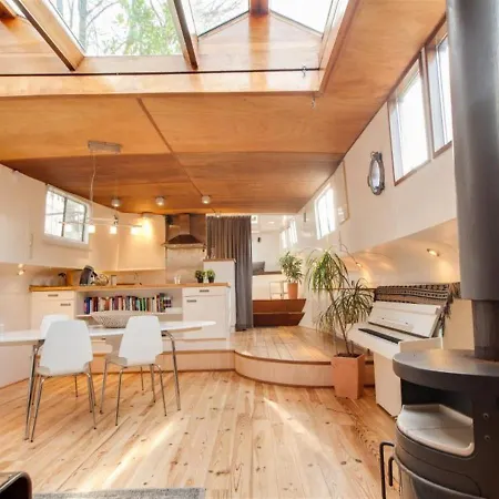 Holiday Houseboat